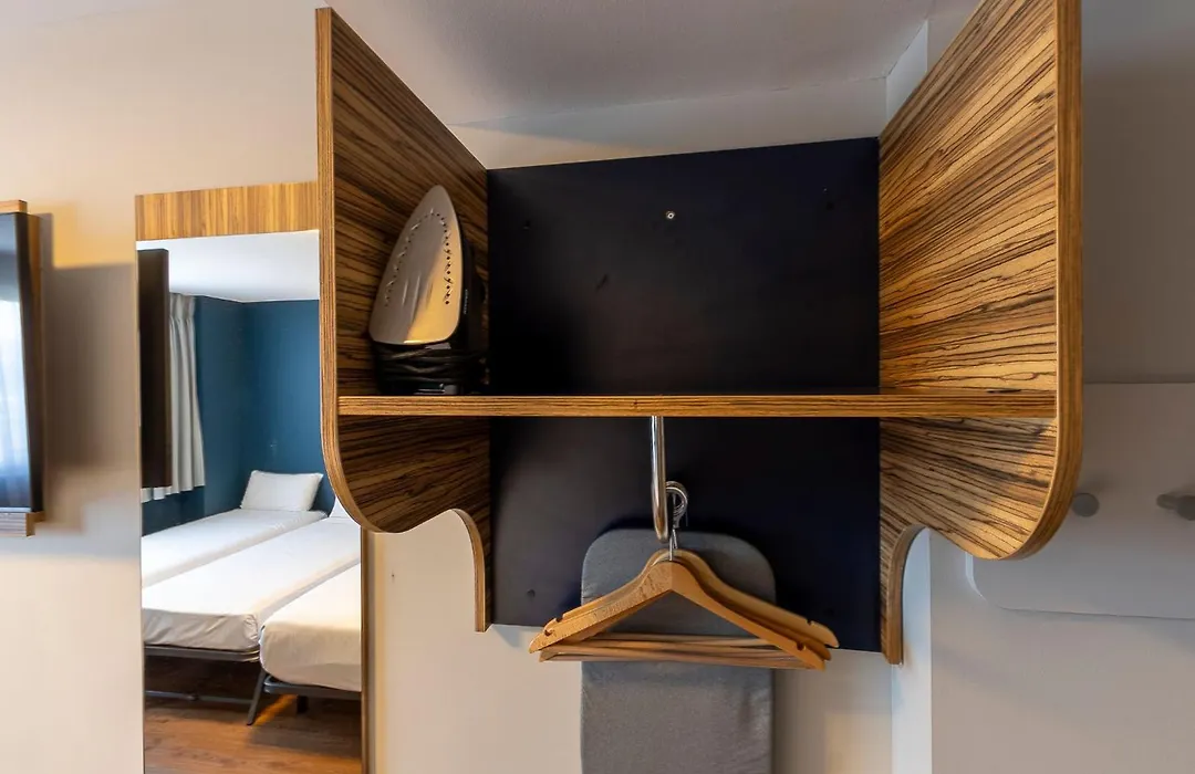 Travelodge Barcelona Poblenou-1