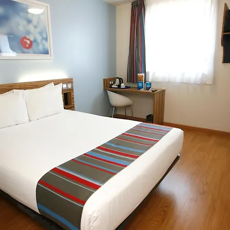 Travelodge Barcelona Poblenou-2