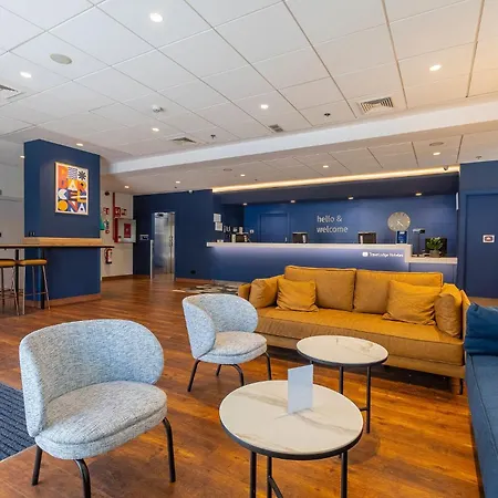 Travelodge Barcelona Poblenou-2