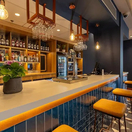 Travelodge Barcelona Poblenou-3
